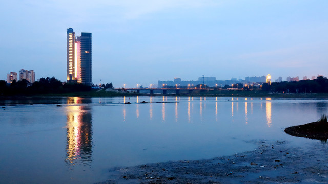 吉林松花江畔夜景