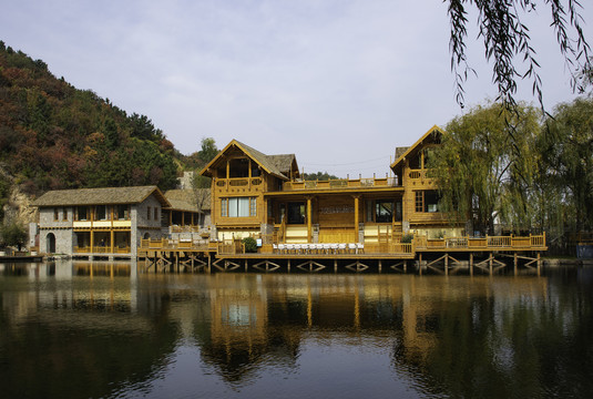 九如山秋景