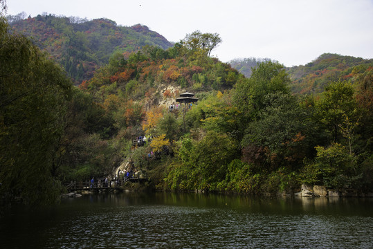 九如山秋景