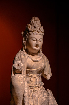 唐代汉白玉石雕菩萨像