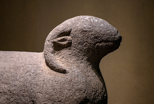 石羊雕塑特写