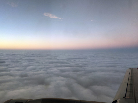 飞机窗口云层云海