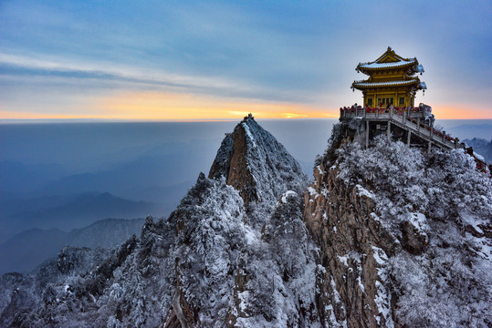 洛阳老君山雪景