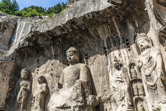 龙门石窟奉先寺大卢舍那像龛