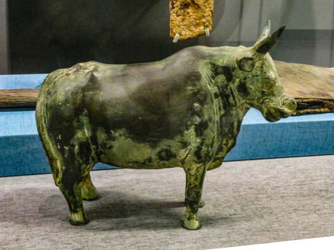 唐代鎏金铜牛