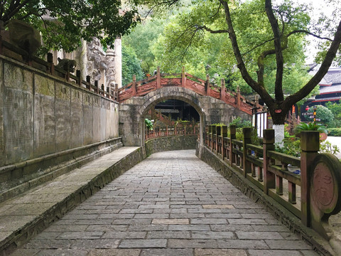 石板路