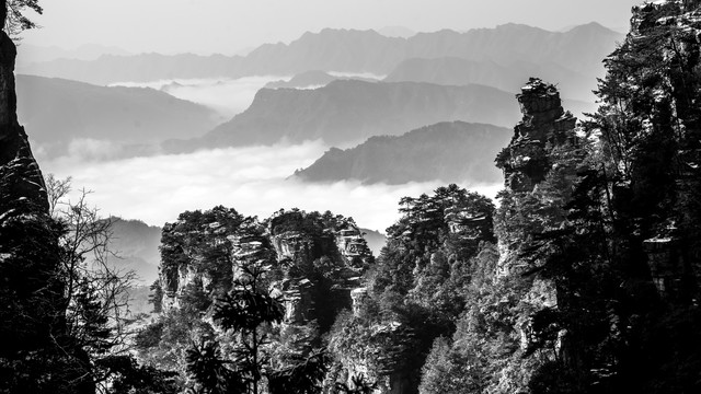 高清黑白山景