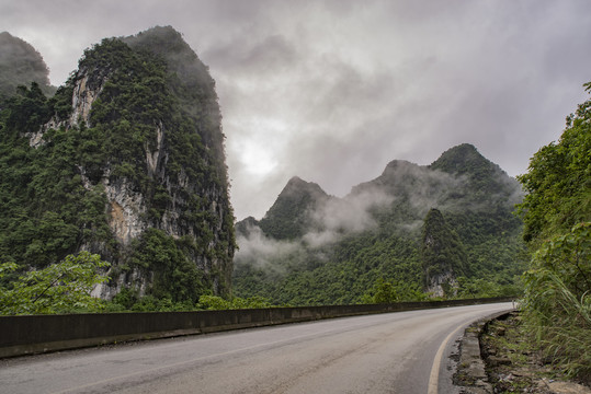 广西崇左沿边公路风景