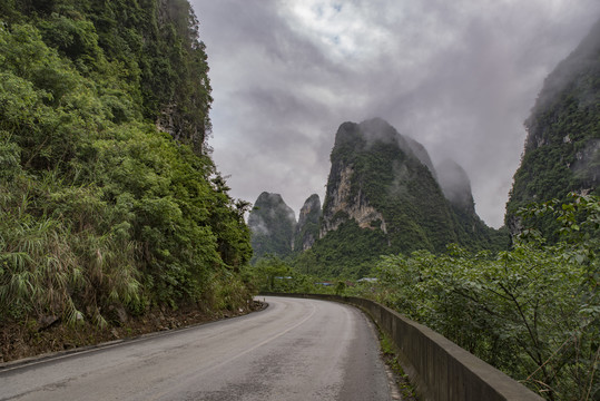 广西崇左沿边公路风景