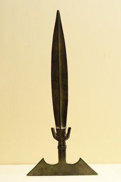 异形青铜剑