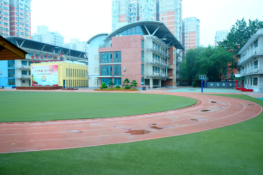 学校塑胶跑道