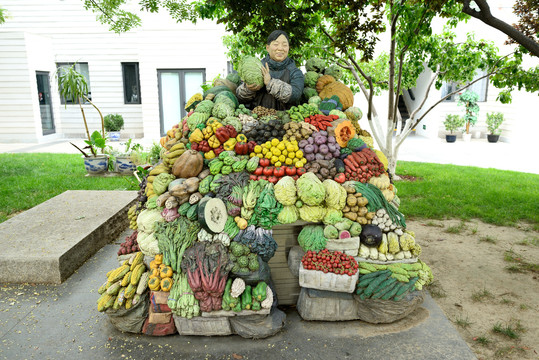 蔬菜摊雕塑