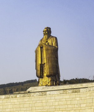 孔子塑像