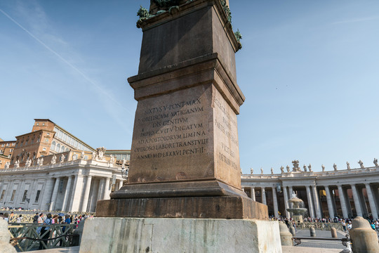 梵蒂冈圣彼得广场上的方尖碑
