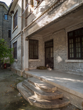 杭州胡藻青旧居台阶和门廊