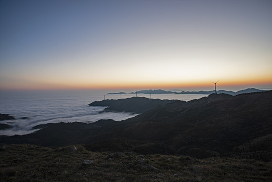 高山云海夕阳