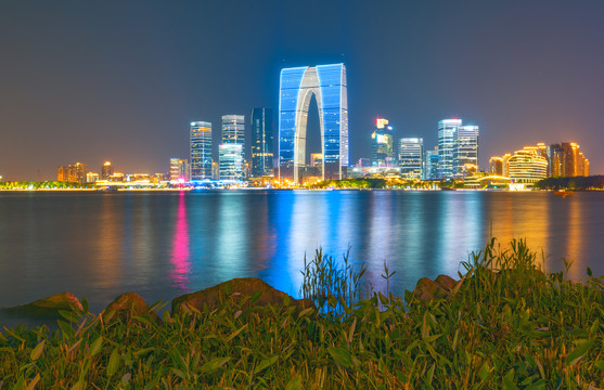 苏州东方之门夜景