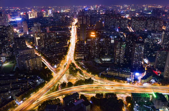 高架桥夜景车流