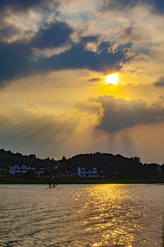 阳光小村