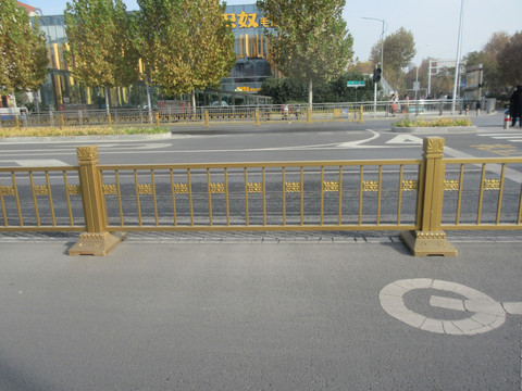 交通护栏