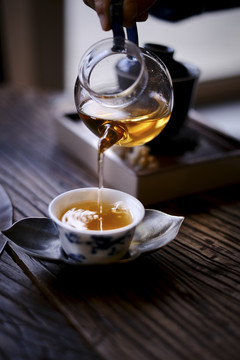 茶艺师泡茶