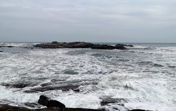 海面波浪礁石