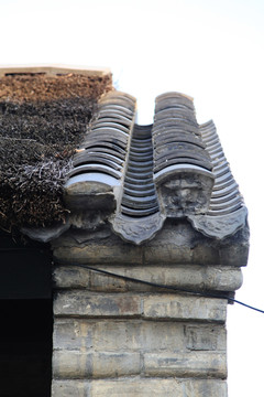 茅草房屋顶排水设计