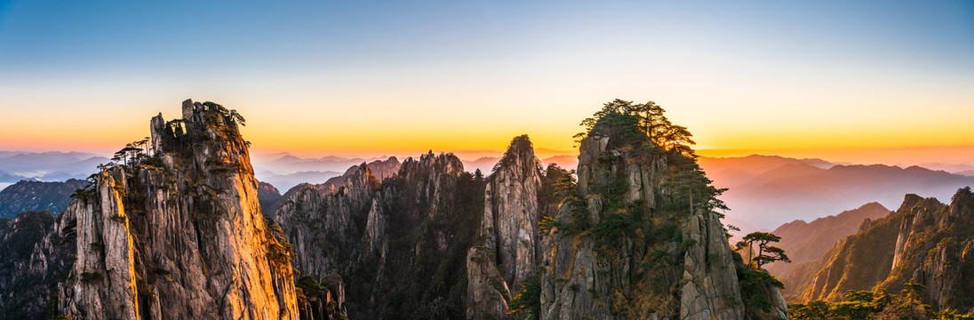 黄山始信峰日出美景全景图