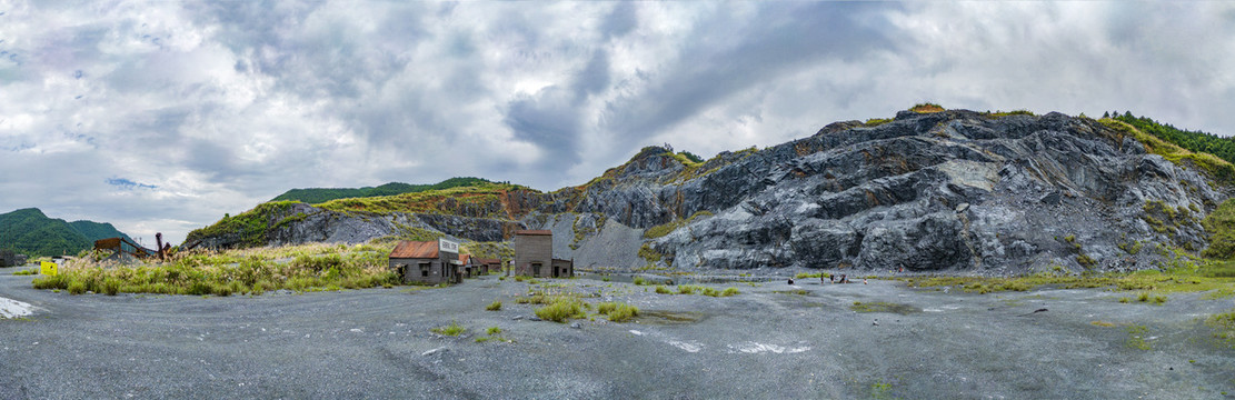 金华小冰岛矿山木屋全景