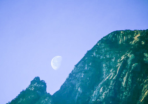 牯牛降牛角峰