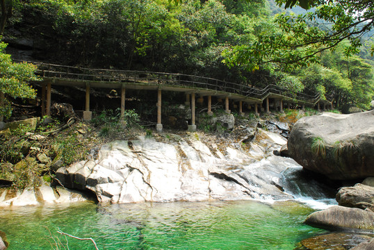 牯牛降栈道