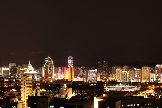 厦门山海步道的夜间风景