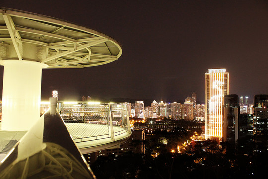 厦门山海步道的夜间风景