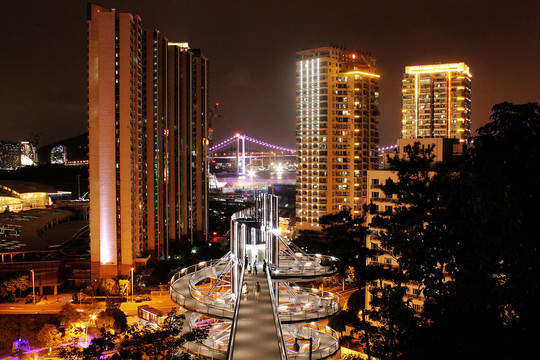 厦门山海步道的夜间风景