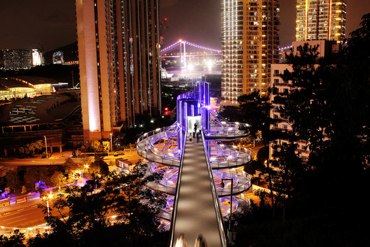 厦门山海步道的夜间风景