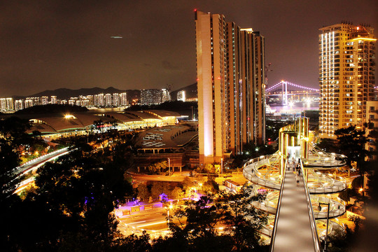 厦门山海步道的夜间风景