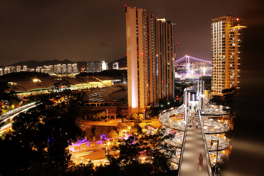 厦门山海步道的夜间风景