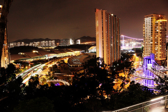 厦门山海步道的夜间风景