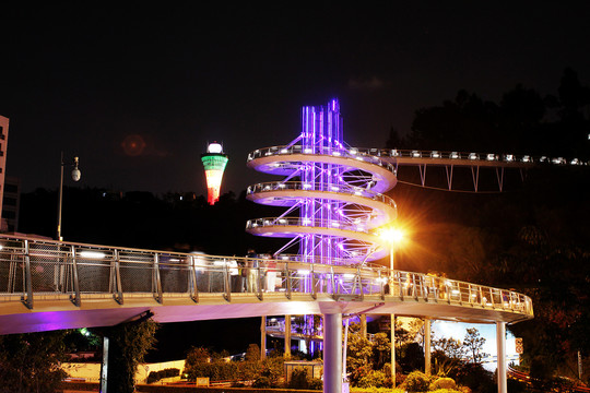 厦门山海步道的夜间风景