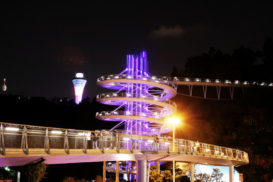 厦门山海步道的夜间风景