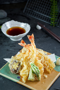 日本料理日式大虾杂锦天妇罗
