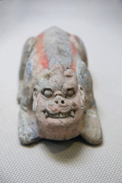 镇墓兽俑北魏
