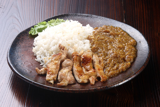 咖喱鸡扒饭