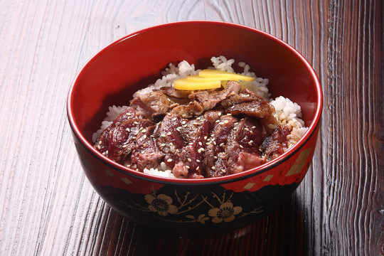 网烧牛肉饭