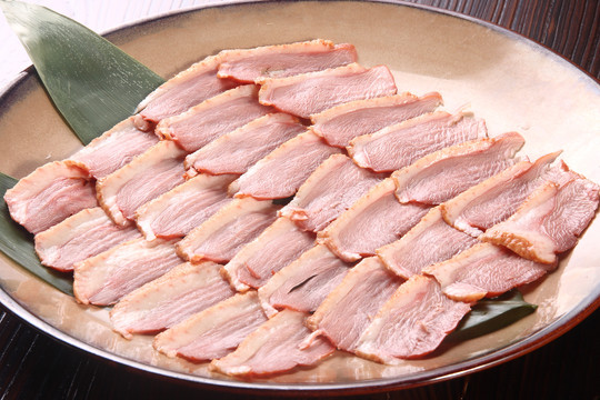 烟鸭胸肉冷盘