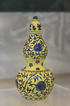 黄釉青花葫芦瓶