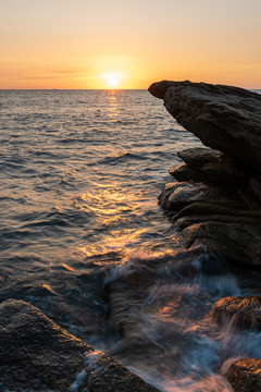 海上日出风景画