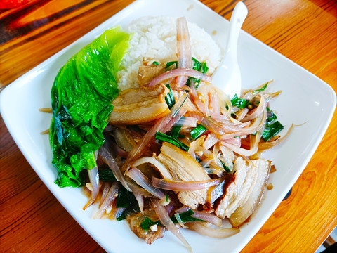洋葱回锅肉饭