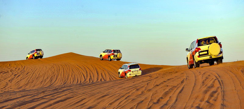 沙漠汽车探险