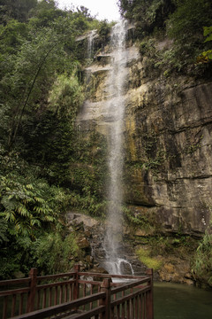 潜龙飞瀑